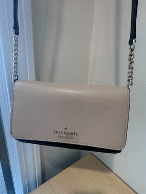 Kate Spade Staci Small Flap Crossbody – Beige & Black – Saffiano Leather 🔥